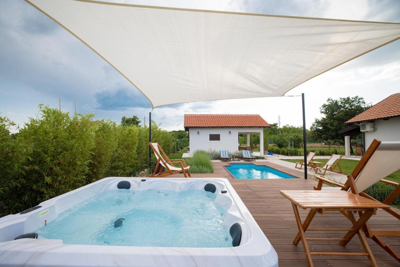 Villa Ena With Pool & Jacuzzi Donji Kasic Экстерьер фото