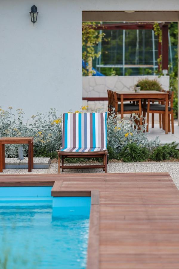 Villa Ena With Pool & Jacuzzi Donji Kasic Экстерьер фото