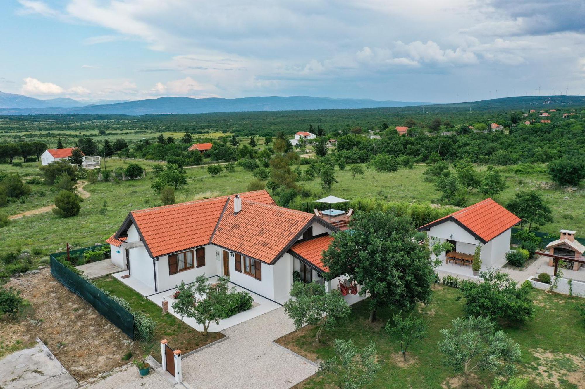 Villa Ena With Pool & Jacuzzi Donji Kasic Экстерьер фото
